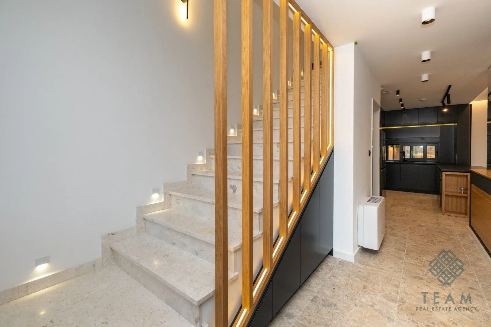Rent, house, 180m², Gornja Gorica, Podgorica