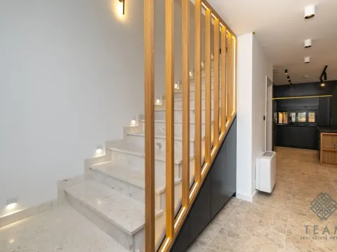 Izdavanje, kuća, 180m², Gornja Gorica, Podgorica - image 19