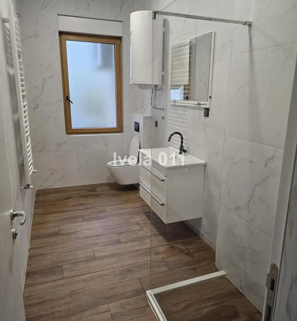 Prodaja, četvorosoban stan, 120m², Vračar Sve Podlokacije, Beograd