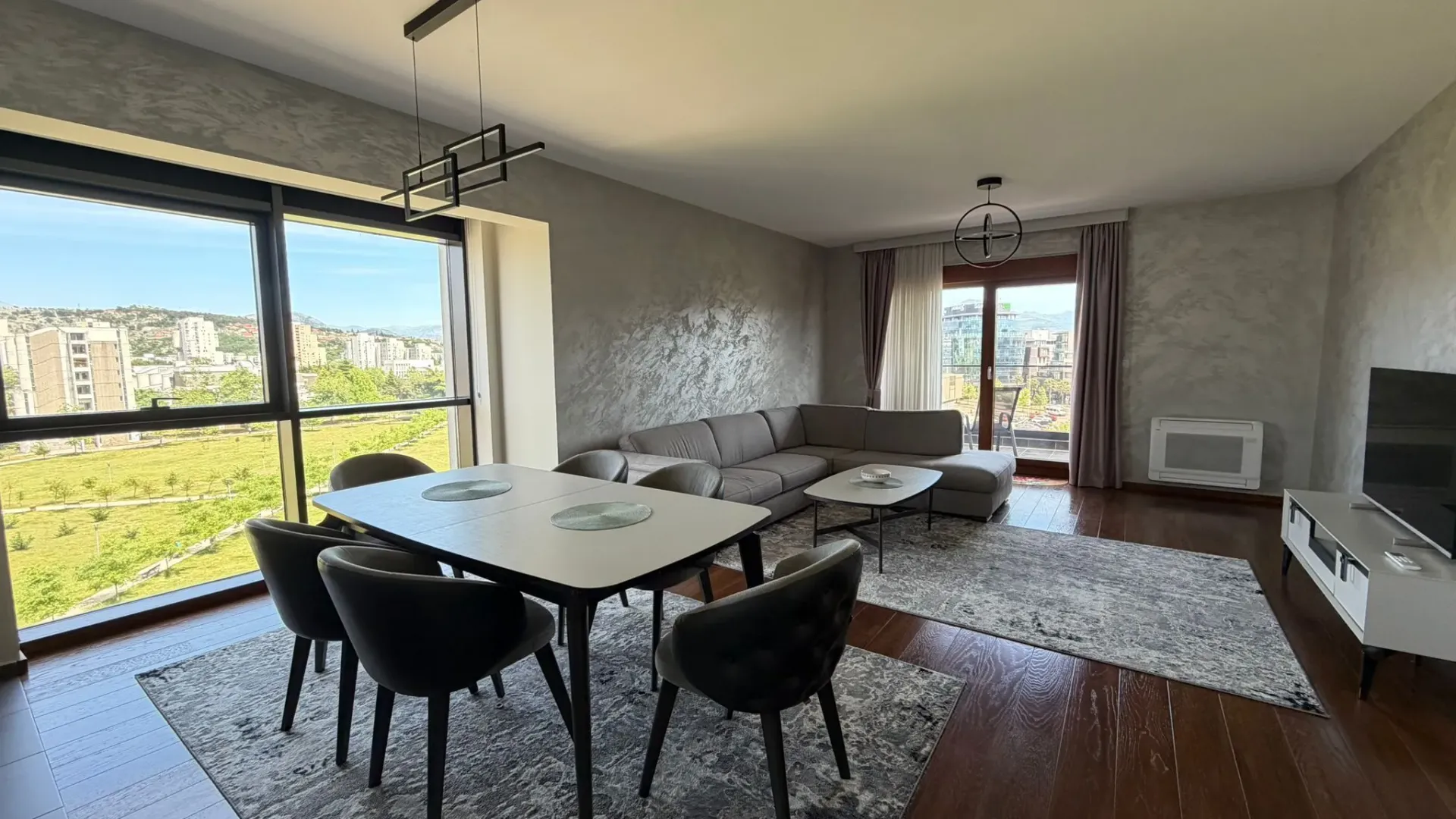 Izdavanje, dvosoban stan, 86m², Master Kvart, Podgorica