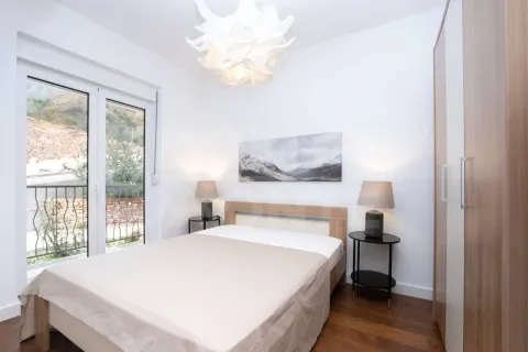 Rent, one bedroom apartment, 65m², Budva okolina, Budva - image 6