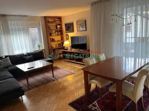 Izdavanje, četvorosoban stan, 98m², Centar, Novi Sad - image 1