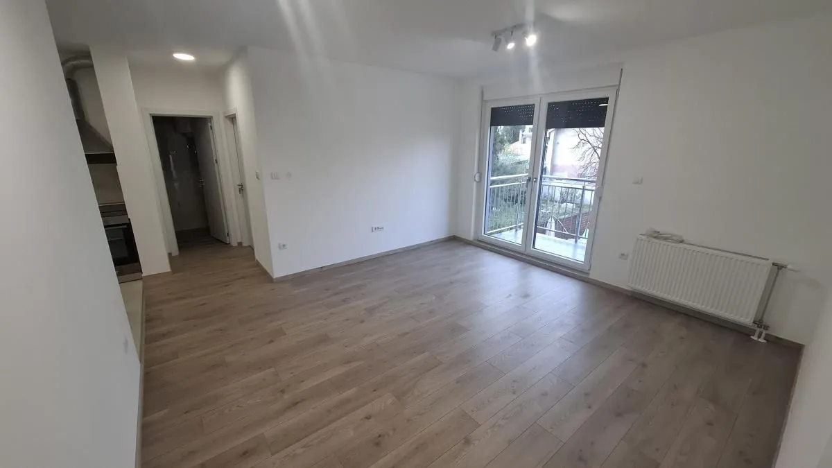 Izdavanje, četvorosoban stan, 88m², Telep, Novi Sad Sve Podlokacije