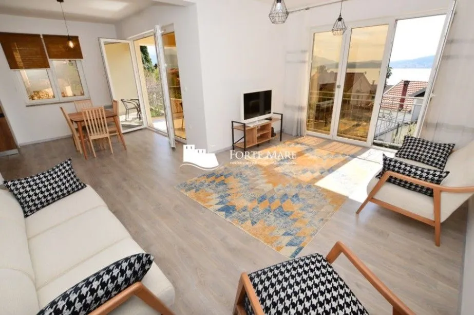 Sale, two bedroom apartment, 85m², Đenovići, Herceg Novi