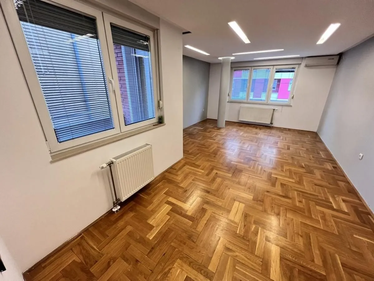Izdavanje, stan, 142m², Salajka, Novi Sad Sve Podlokacije