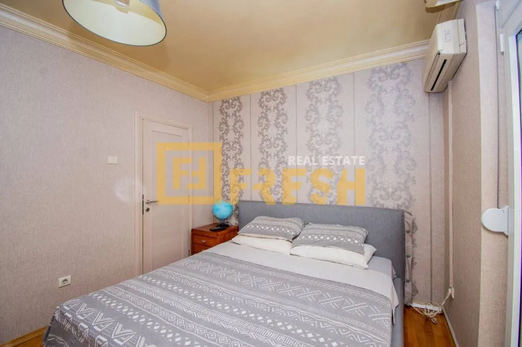 Prodaja, trosoban stan, 100m², Centar, Podgorica