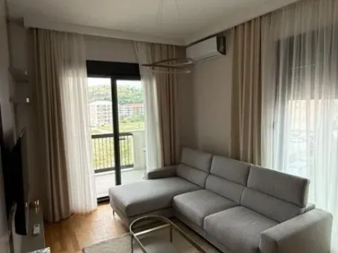 Izdavanje, dvosoban stan, 45m², Zabjelo, Podgorica