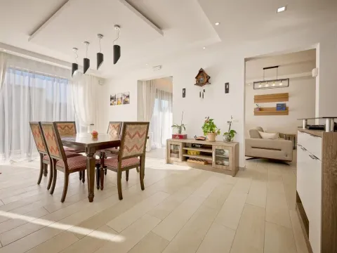 Prodaja, kuća, 200m², Budva, Crna Gora - image 2