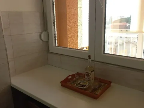 Izdavanje, garsonjera, 30m², Centar, Tivat - image 8