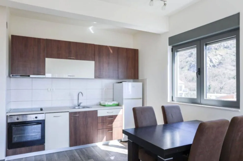 Izdavanje, jednosoban stan, 52m², Bečići, Budva