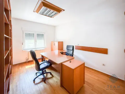 Rent, office space, 150m², Stara Varoš, Podgorica - image 8