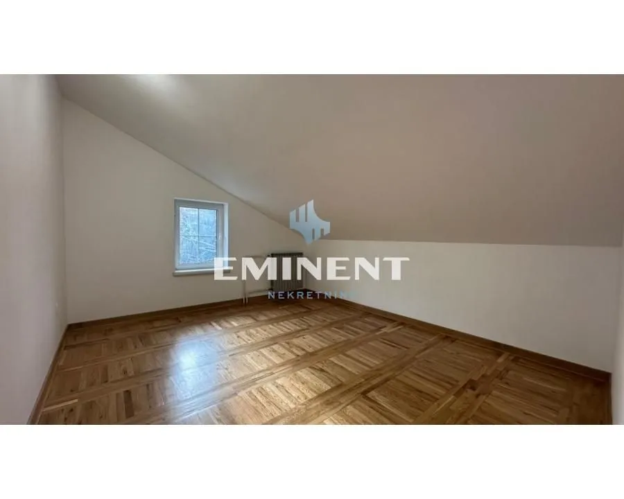 Izdavanje, četvorosoban stan, 140m², Vojvode Vlahovica, Beograd