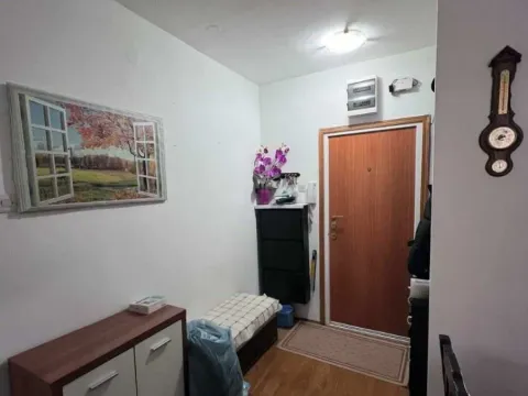 Izdavanje, jednosoban stan, 49m², Centar, Bar - image 9