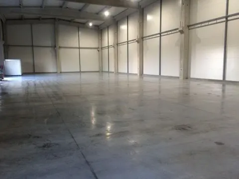 Rent, office space, 1700m², Zrenjanin, Srbija