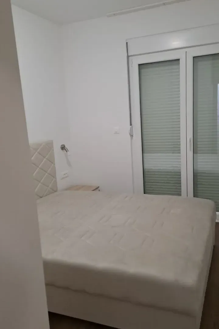 Izdavanje, jednosoban stan, 45m², Stari Aerodrom, Podgorica