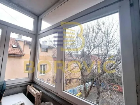 Sale, two bedroom apartment, 50m², Južni Bulevar, Vračar Sve Podlokacije - image 10