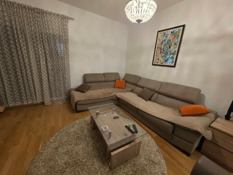 Rent, two bedroom apartment, 72m², Blok 9, Podgorica - image 5