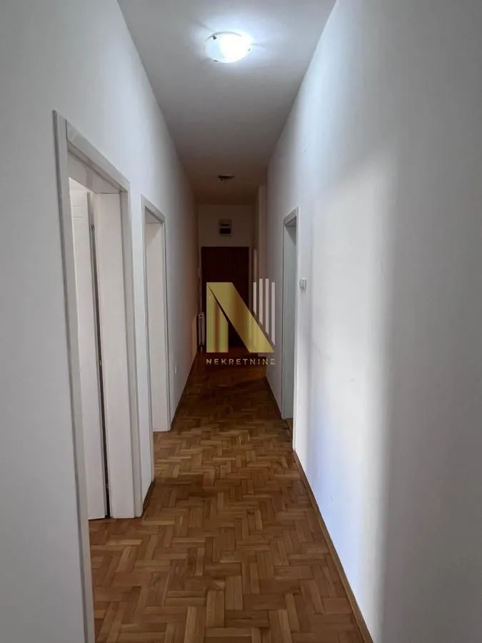 Prodaja, trosoban stan, 68m², Centar, Novi Sad