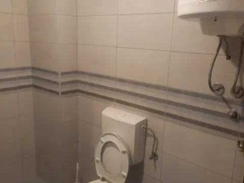 Izdavanje, trosoban stan, 72m², Tuški Put, Podgorica - image 7