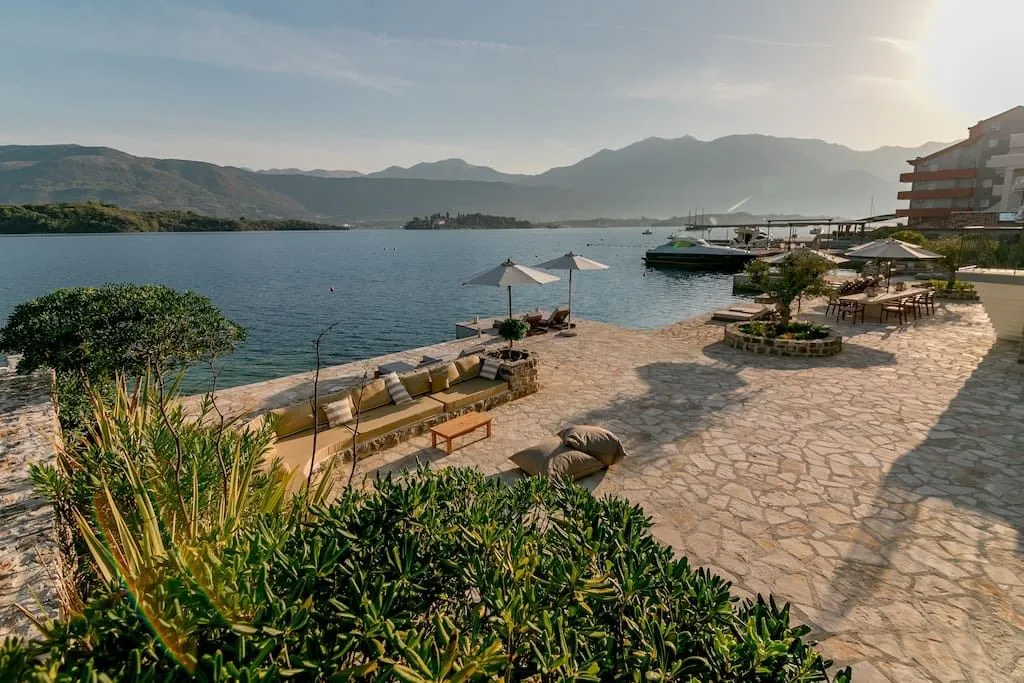 Prodaja, kuća, 676m², Tivat, Crna Gora