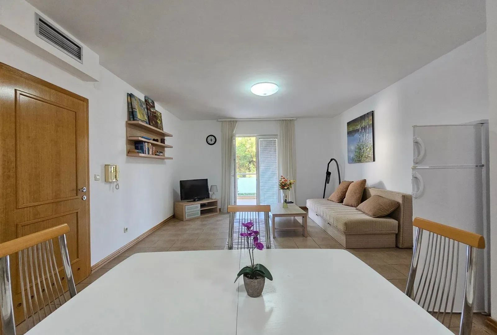 Sale, two bedroom apartment, 90m², Bečići, Budva