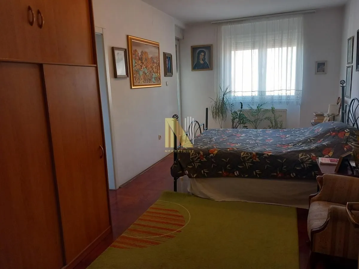 Prodaja, četvorosoban stan, 135m², Grbavica, Novi Sad Sve Podlokacije