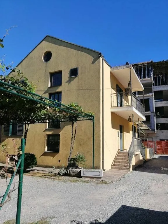 Rent, house, 300m², City Kvart, Podgorica