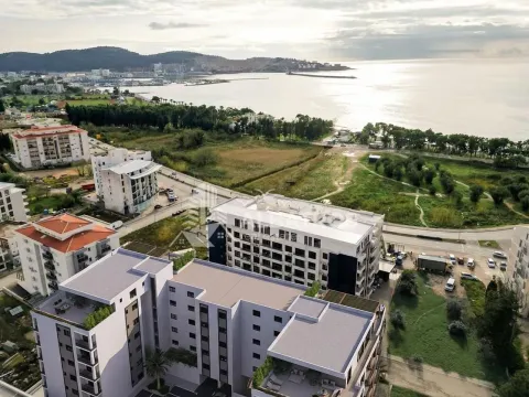 Prodaja, dvosoban stan, 3002m², Centar, Bar - image 6