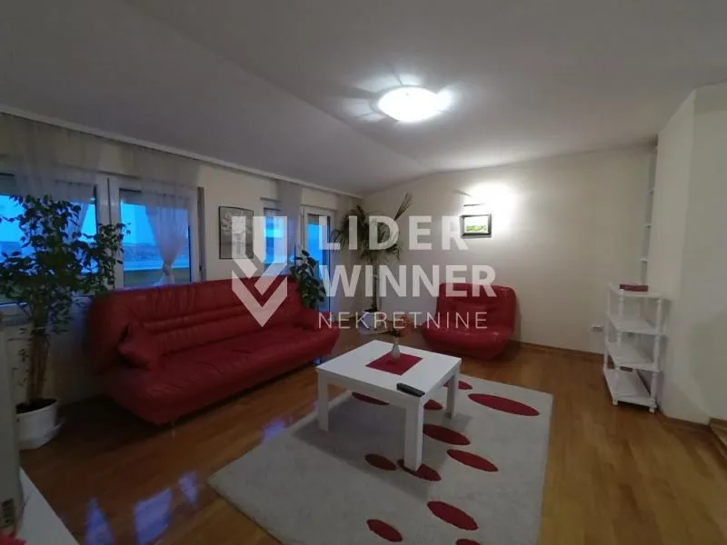 Prodaja, trosoban stan, 85m², Kalenić Pijaca, Vračar Sve Podlokacije