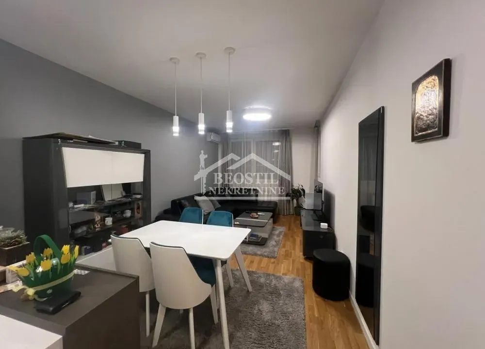 Izdavanje, trosoban stan, 67m², Uciteljsko Naselje, Zvezdara Sve Podlokacije