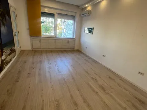 Rent, office space, 75m², Centar, Podgorica - image 18