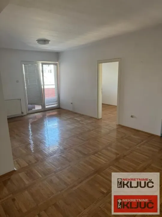 Prodaja, dvosoban stan, 67m², Grbavica, Novi Sad Sve Podlokacije