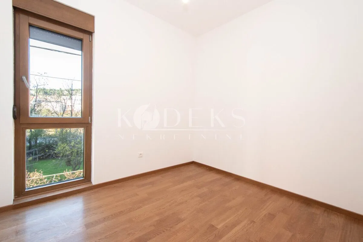 Rent, office space, 81m², Vezirov Most, Podgorica