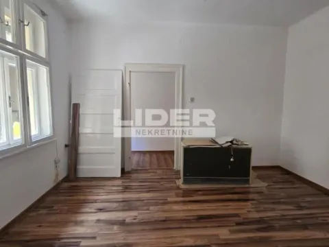 Sale, two bedroom apartment, 68m², Južni Bulevar, Vračar Sve Podlokacije - image 2