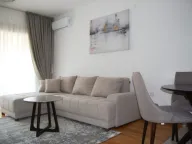 Izdavanje, dvosoban stan, 62m², Bečići, Budva - image 2