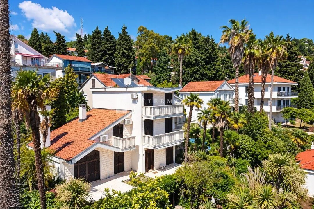 Sale, house, 416m², Savina, Herceg Novi