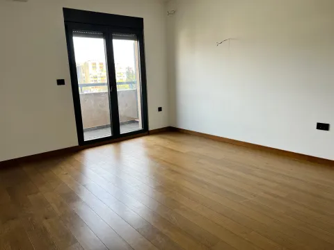 Izdavanje, dvosoban stan, 68m², Ljubović, Podgorica - image 6