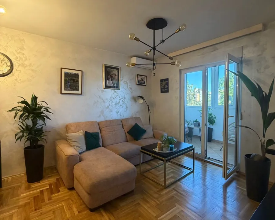 Prodaja, jednosoban stan, 43m², Krivi Most, Podgorica