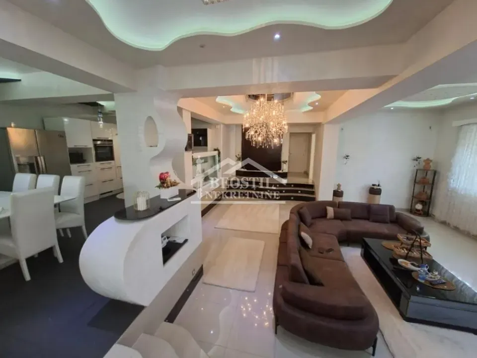 Prodaja, kuća, 417m², Altina, Beograd