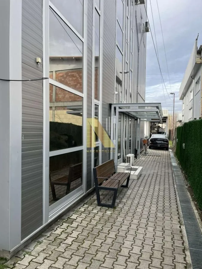 Rent, office space, 150m², Novo naselje, Novi Sad