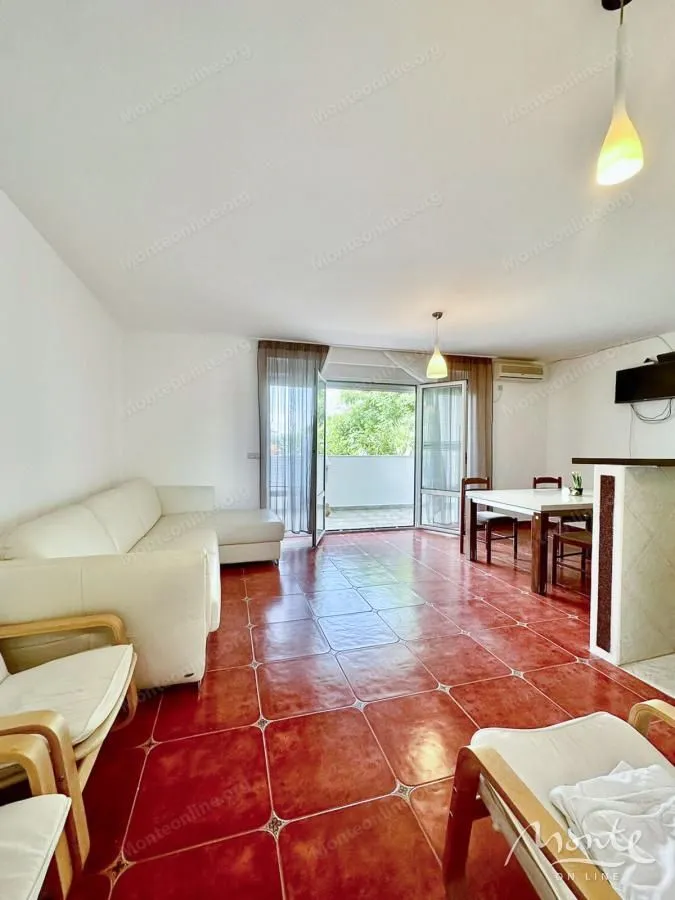 Prodaja, trosoban stan, 90m², Petrovac, Budva