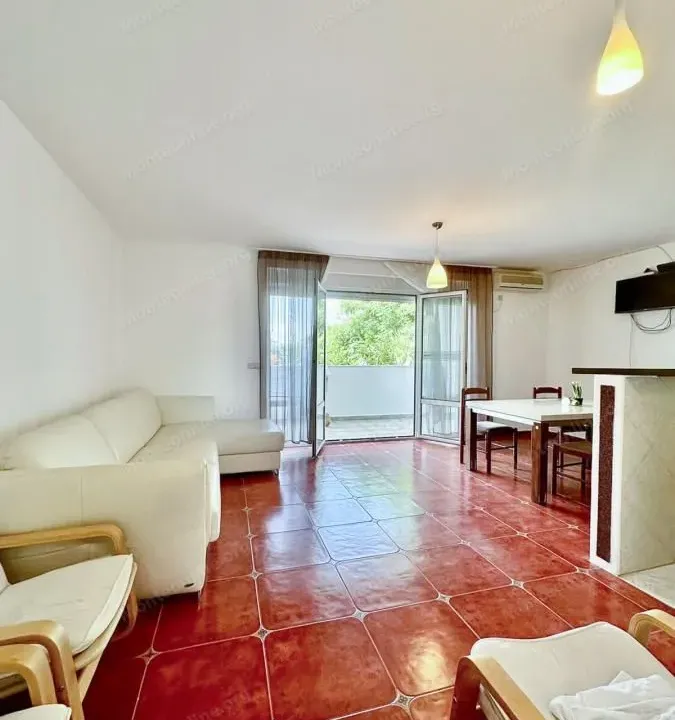 Prodaja, trosoban stan, 90m², Petrovac, Budva