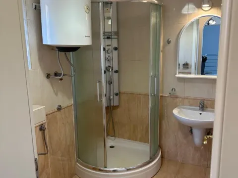 Izdavanje, četvorosoban stan, 147m², Savski Venac, Beograd - image 17