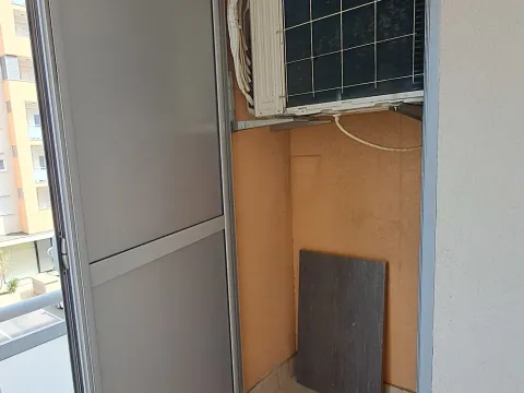 Izdavanje, dvosoban stan, 65m², City Kej, Podgorica - image 10