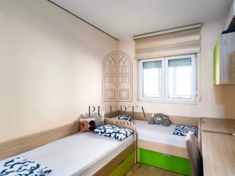 Prodaja, dvosoban stan, 72m², City Kvart, Podgorica - image 2