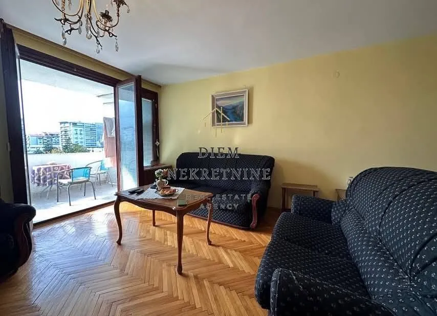 Sale, two bedroom apartment, 82m², Centar, Bar