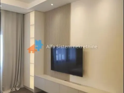 Rent, apartment, 40m², Južni Bulevar, Vračar Sve Podlokacije - image 2