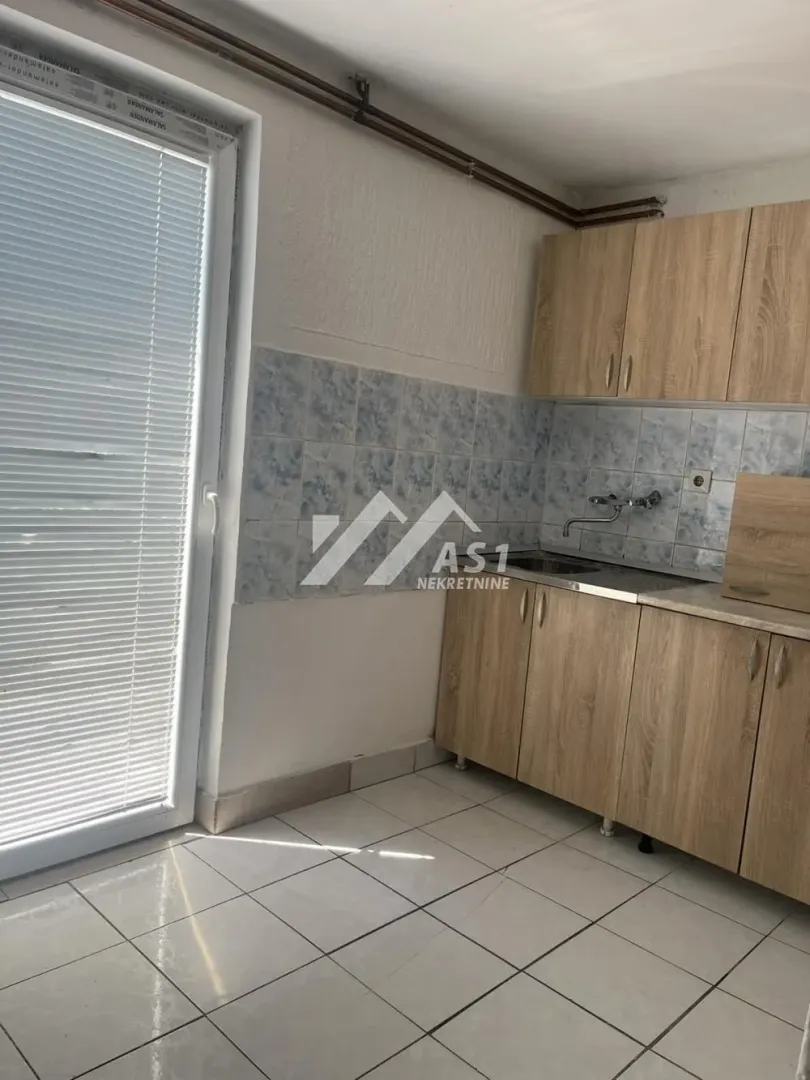 Izdavanje, četvorosoban stan, 100m², Adice, Novi Sad Sve Podlokacije