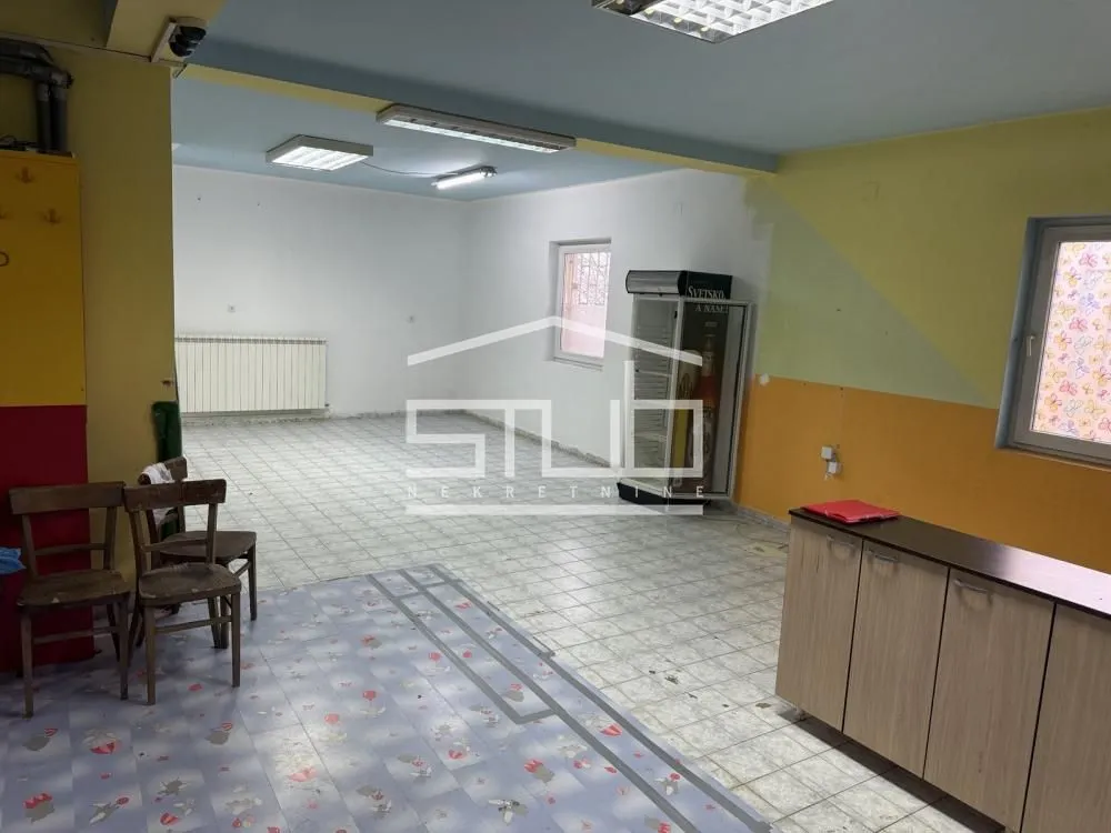 Izdavanje, poslovni prostor, 120m², Kneževac, Beograd