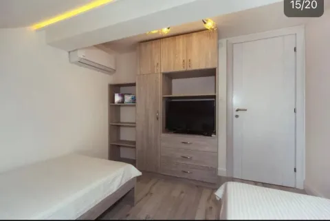 Rent, one bedroom apartment, 70m², Petrovac, Budva - image 9
